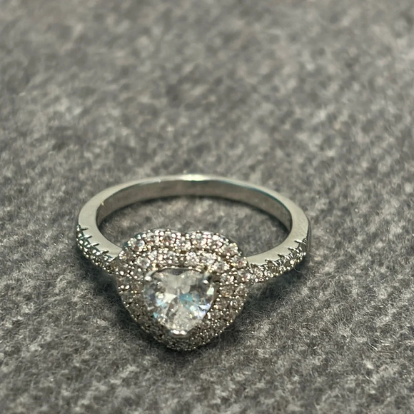 Silver Tone Fashion Engagement Style pear heart shape Ring Size 8.5 - Picture 4 of 8